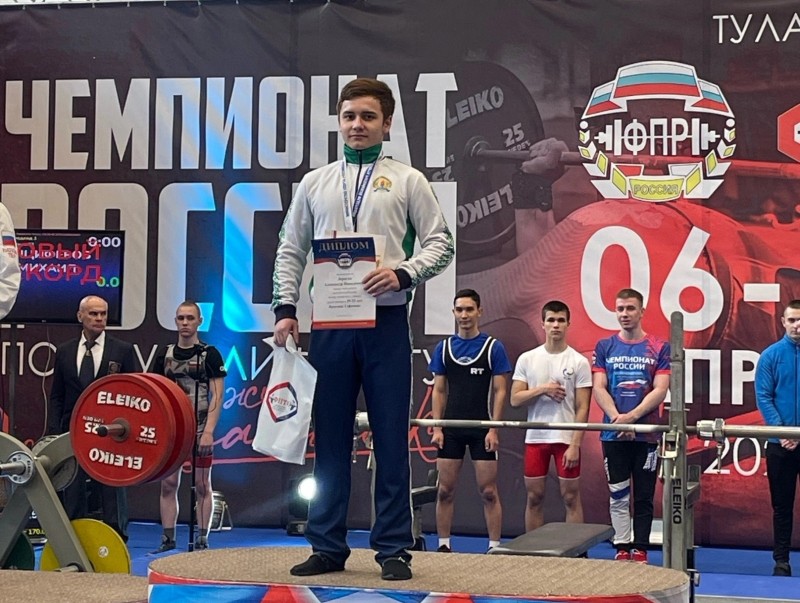 Сборная Коми взяла две медали ​на первенстве России по пауэрлифтингу