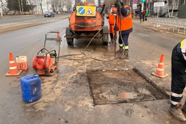 В Сыктывкаре продолжается ямочный ремонт на аварийных участках дорог