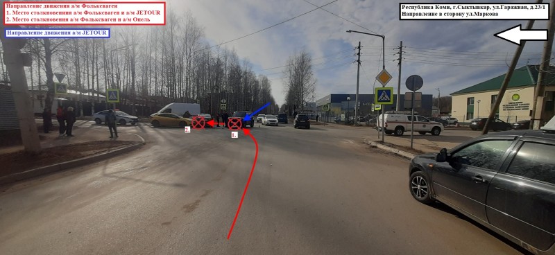 В Сыктывкаре невнимательность на перекрестке привела к тройной аварии