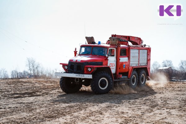 Сыктывкарские пожарные спасли человека