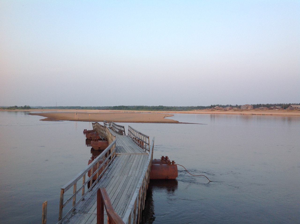 В Кослане не смогли установить понтонный мост через пересохшую Мезень