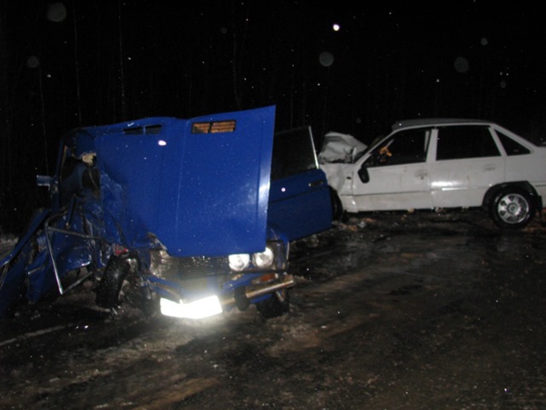 В автомобильной аварии под Сосногорском пострадали шесть человек