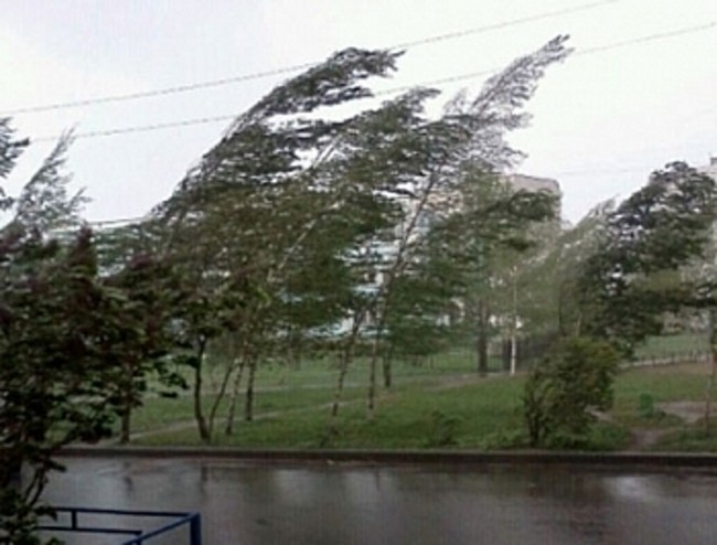 В Сыктывкаре второй раз за сутки объявлено штормовое предупреждение