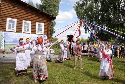 На празднике "Менам муза" в Куратово будут чествовать новорожденную тройню и старожилов села