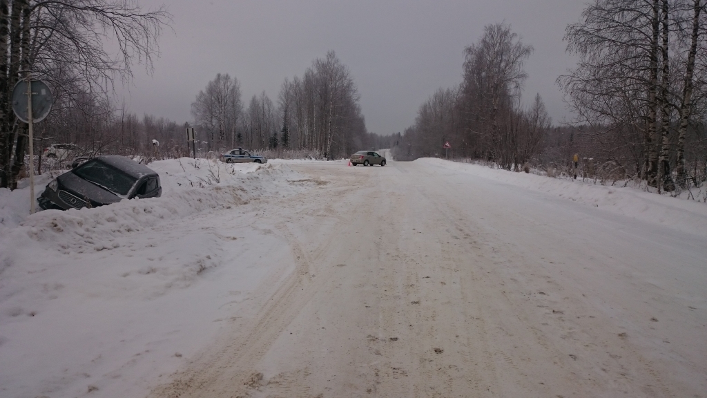 В Ухтинском районе в автомобильной аварии пострадали двое детей