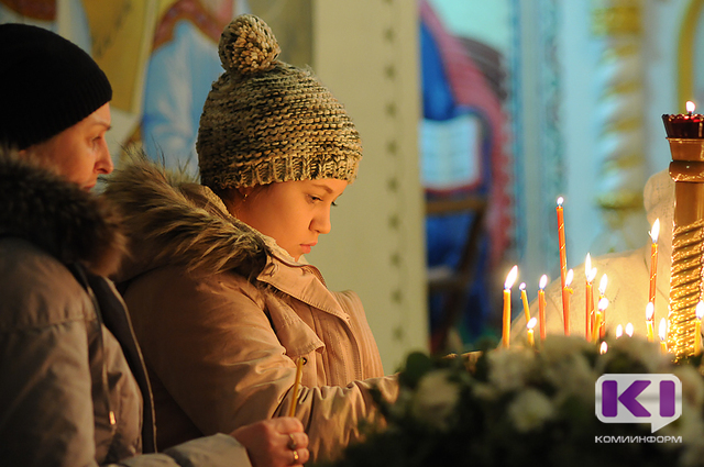 Тысячи сыктывкарцев провели Рождественскую ночь в храмах