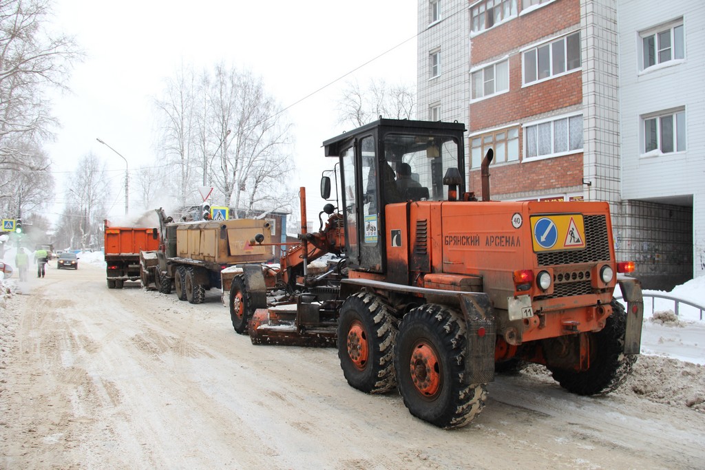 За минувшую ночь с улиц Сыктывкара вывезено свыше двух тысяч кубометров снега