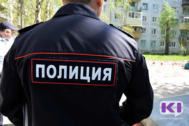 Сыктывкарка заплатит в доход государства 30 тысяч рублей за то, что укусила полицейского