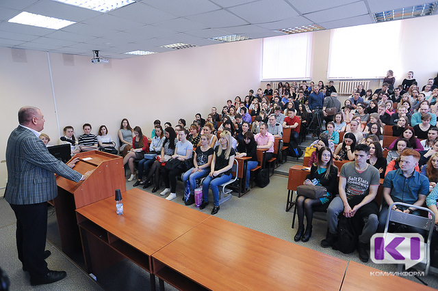 Сыктывкарским студентам рассказали об угрозе терроризма и методах вербовки