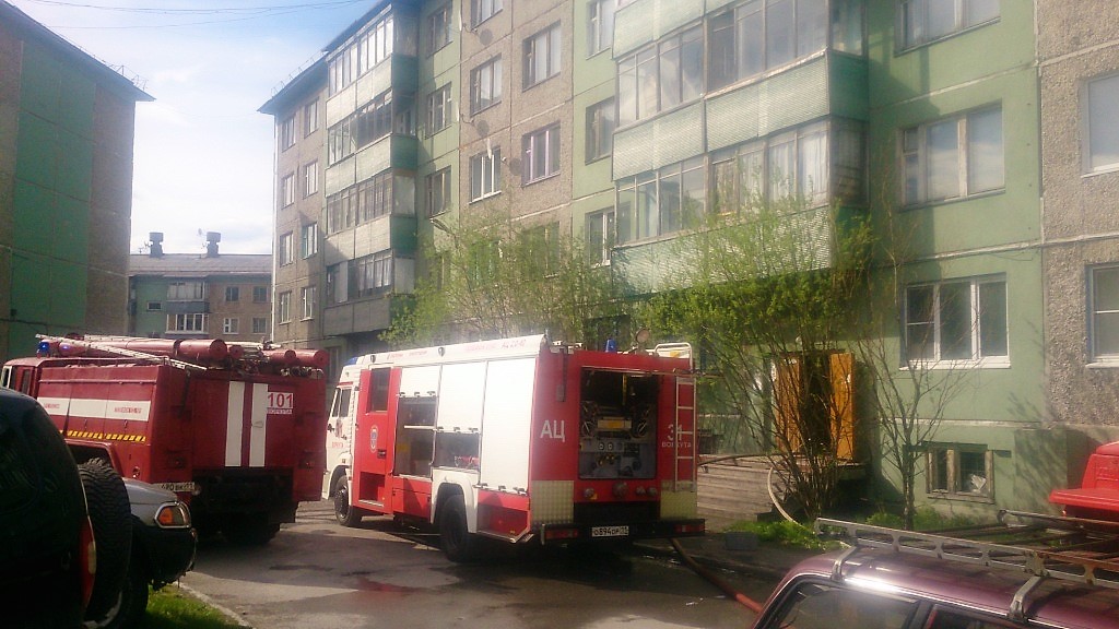 На пожаре в Воркуте эвакуировали 15 человек