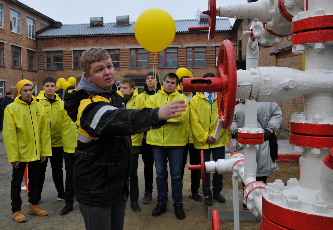 Учащиеся Усинского политехнического техникума будут "добывать нефть"