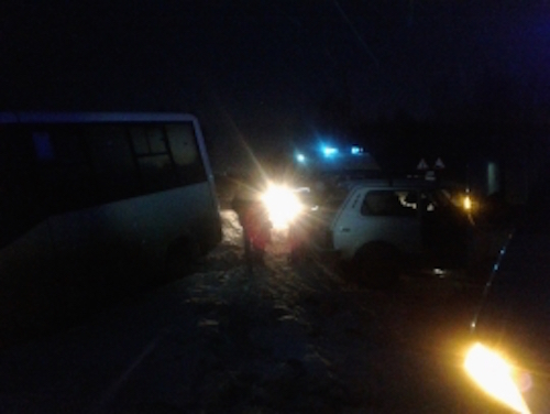 В крупном ДТП в Ухтинском районе пострадали семь человек