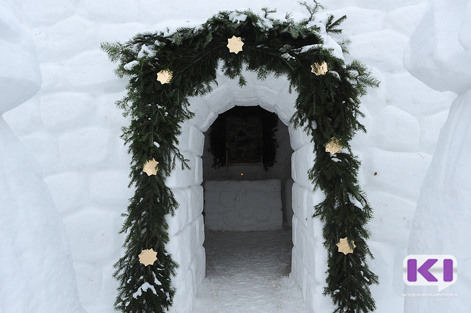 В Тверской области из снега построили вертеп