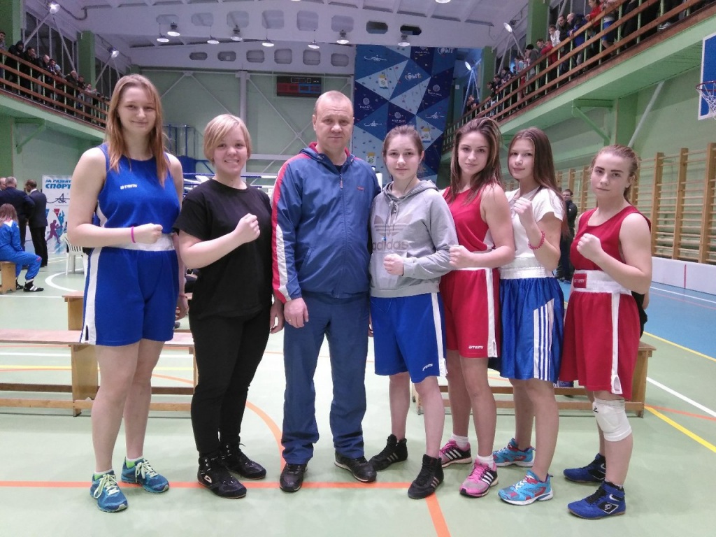 Спортсменки Коми завоевали 12 наград на чемпионате и первенстве Северо-Запада России по боксу