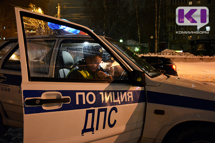 В районе дырносских дач Сыктывкара под колеса BMW попала женщина