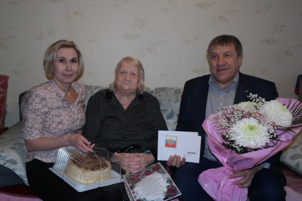 Жительницу Воркуты Лидию Витман с 95-летием поздравил президент