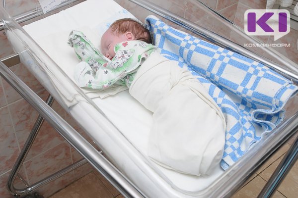 За выплатой при рождении первого ребенка обратились 150 жительниц Коми 