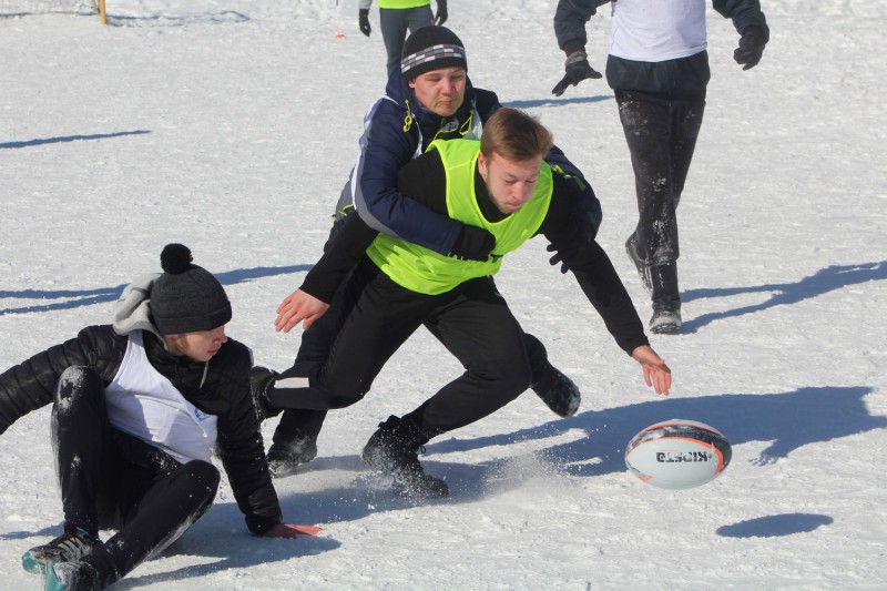 "Снеговики" и школьники из Пажги выиграли регбийный турнир в Сыктывкаре