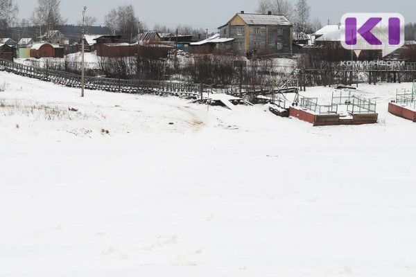 На ледовой переправе в сыктывкарском местечке Алёшино введено ограничение для большегрузов