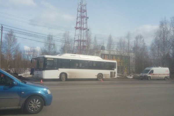 В сыктывкарском автобусе пострадала девушка 