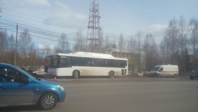 В сыктывкарском автобусе пострадала девушка 