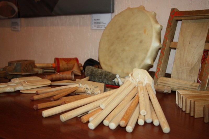Коми музыкальный инструмент "зиль-зёль" появился благодаря рачительным хозяйкам
