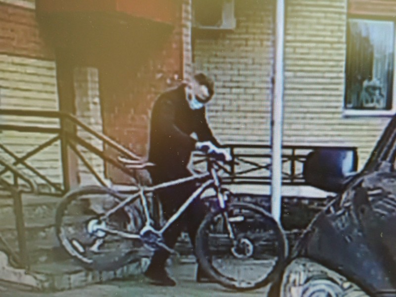 Полиция Сыктывкара разыскивает двух бородатых велоугонщиков