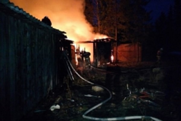 В Троицко-Печорском районе на пожаре в гараже погиб мужчина