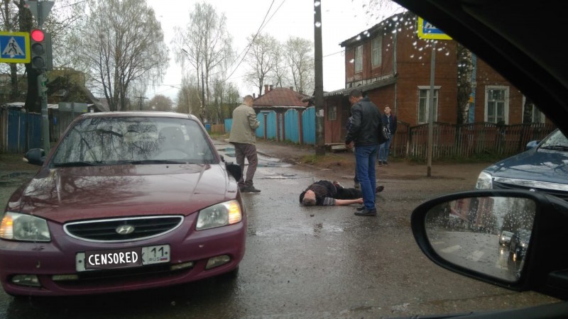 В Сыктывкаре на пешеходном переходе сбили мужчину