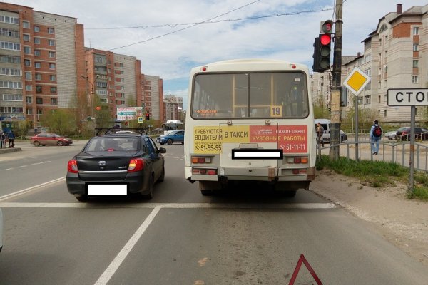В Сыктывкаре в ДТП пострадала пассажирка автобуса 
