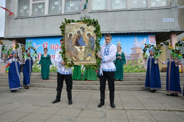 ЛУКОЙЛ-Коми поддержал праздник Святой Троицы в Усть-Усе