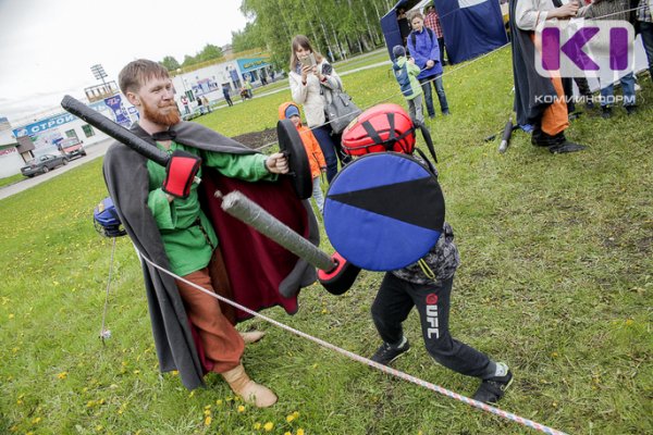 Сыктывкарские байкеры и рыцари сошлись на фестивале 