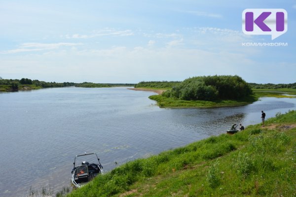 В Усть-Куломе ищут пропавшего на воде рыбака 