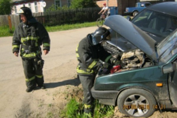 В поселке Краснозатонском Сыктывкара пострадал водитель 