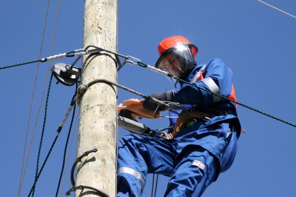 Сегодня ночью Комиэнерго выполнит работы на линии электропередачи в Удорском районе