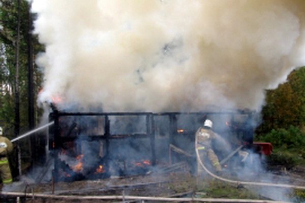 В Прилузском районе полностью сгорел жилой дом 