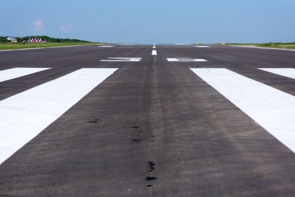 В ухтинском аэропорту выполнен ремонт взлетно-посадочной полосы