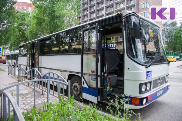 В сыктывкарском автобусе №46 травмировалась пассажирка