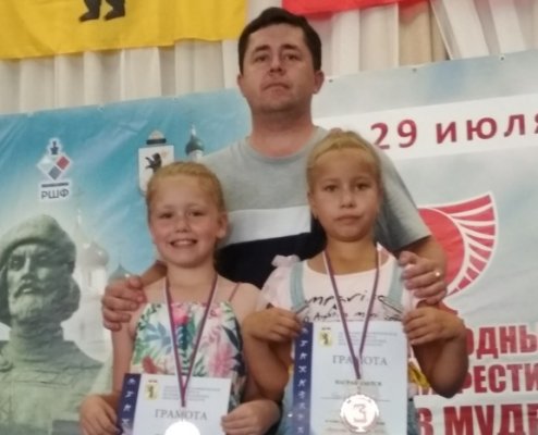 Сыктывкарские шахматистки завоевали две медали на этапе детского кубка России