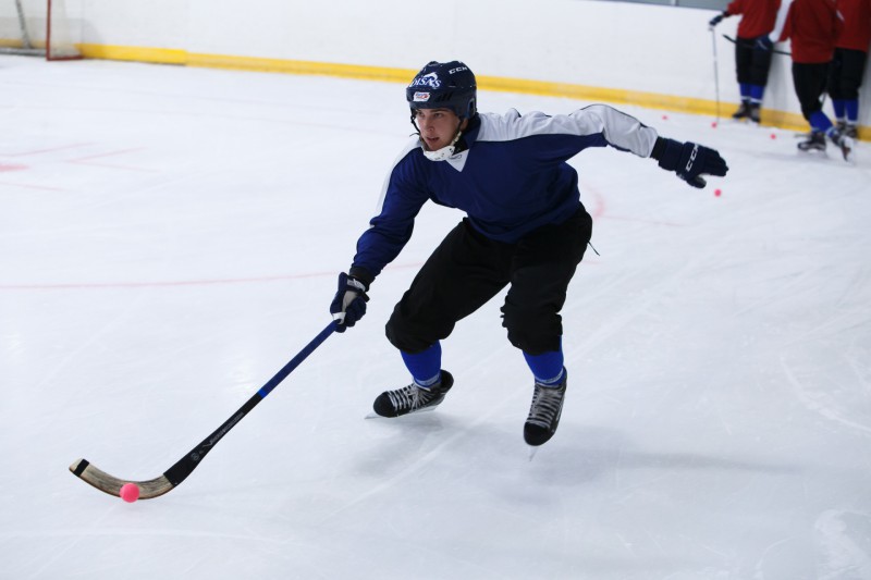 Хоккеисты "Строителя" приступили к ледовым тренировкам в Сыктывкаре