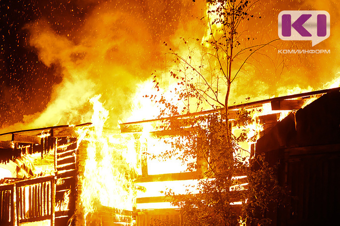 В Княжпогостском районе пожарные боролись с огнем около двух часов