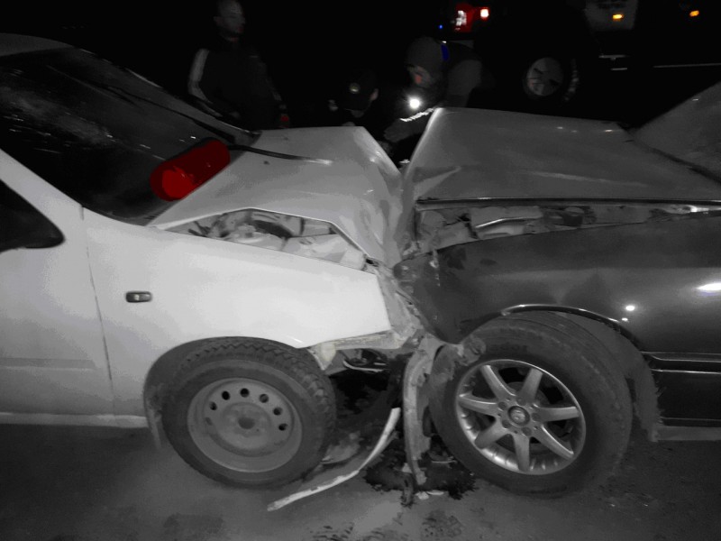 В Усинске водитель "Мерседеса" почувствовал себя главным на дороге и попал в аварию