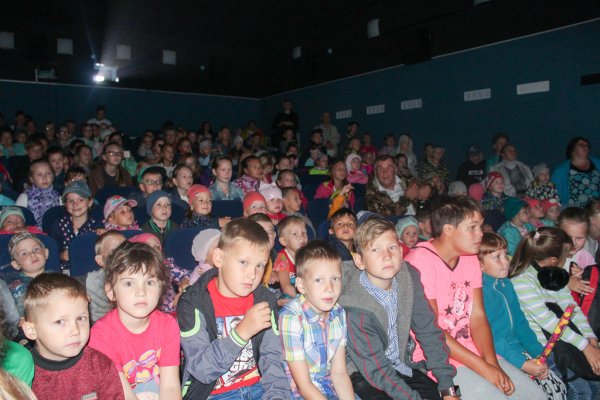 В селе Визинга открыли модернизированный кинотеатр 