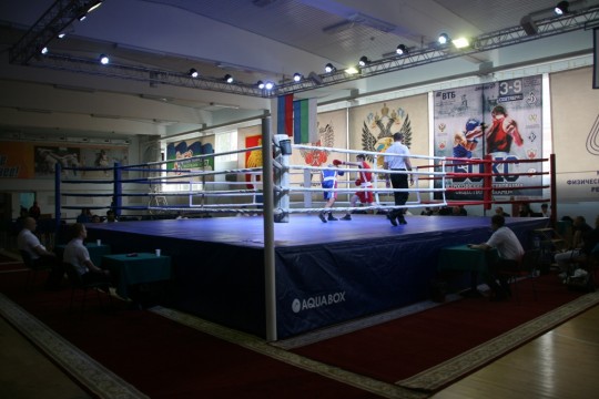 В финале всероссийских соревнований по боксу общества 