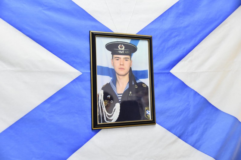 Школа в Емве получит имя своего выпускника, героя-подводника Алексея Ларионова
