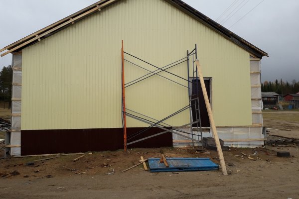 В деревне Пузла с помощью Монди СЛПК отремонтировали здание клуба