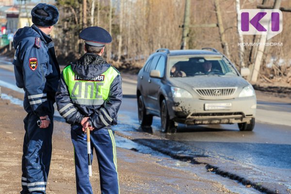 В Сыктывкаре неадекватный водитель, протащивший сотрудника ГИБДД по асфальту, пойдет под суд  
