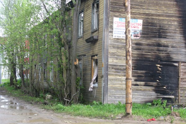 Жители Давпона в Сыктывкаре просят снести сгоревший дом