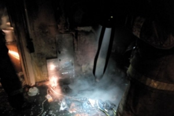 В Воркуте 40 человек эвакуировались из горящего дома 