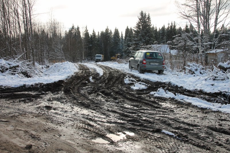 Активисты ОНФ в Коми подняли проблему некачественной дороги в микрорайоне Емваль в Сыктывкаре